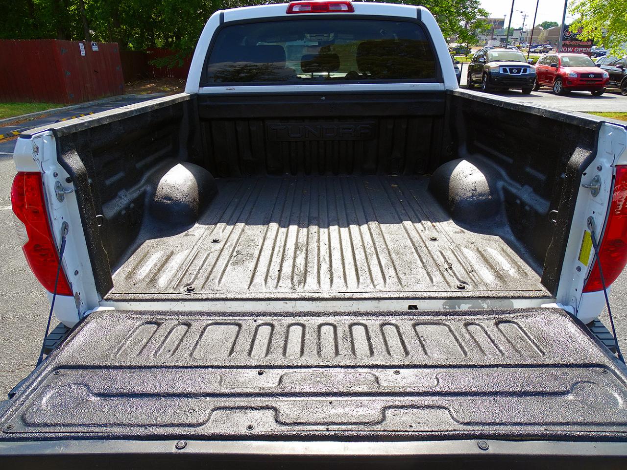 Toyota Tundra 4WD SR5 CrewMax 5.5' Bed 3.5L (Natl) 2019