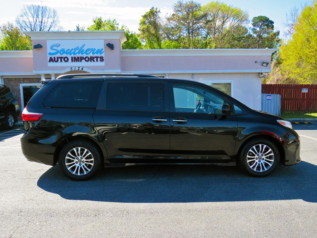 Toyota Sienna XLE Auto Access Seat FWD 7-Passenger (Natl) 2019