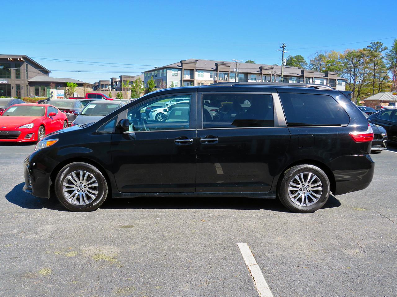 Toyota Sienna XLE Auto Access Seat FWD 7-Passenger (Natl) 2019