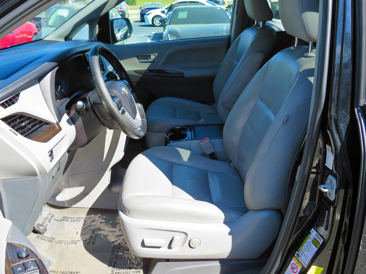 Toyota Sienna XLE Auto Access Seat FWD 7-Passenger (Natl) 2019