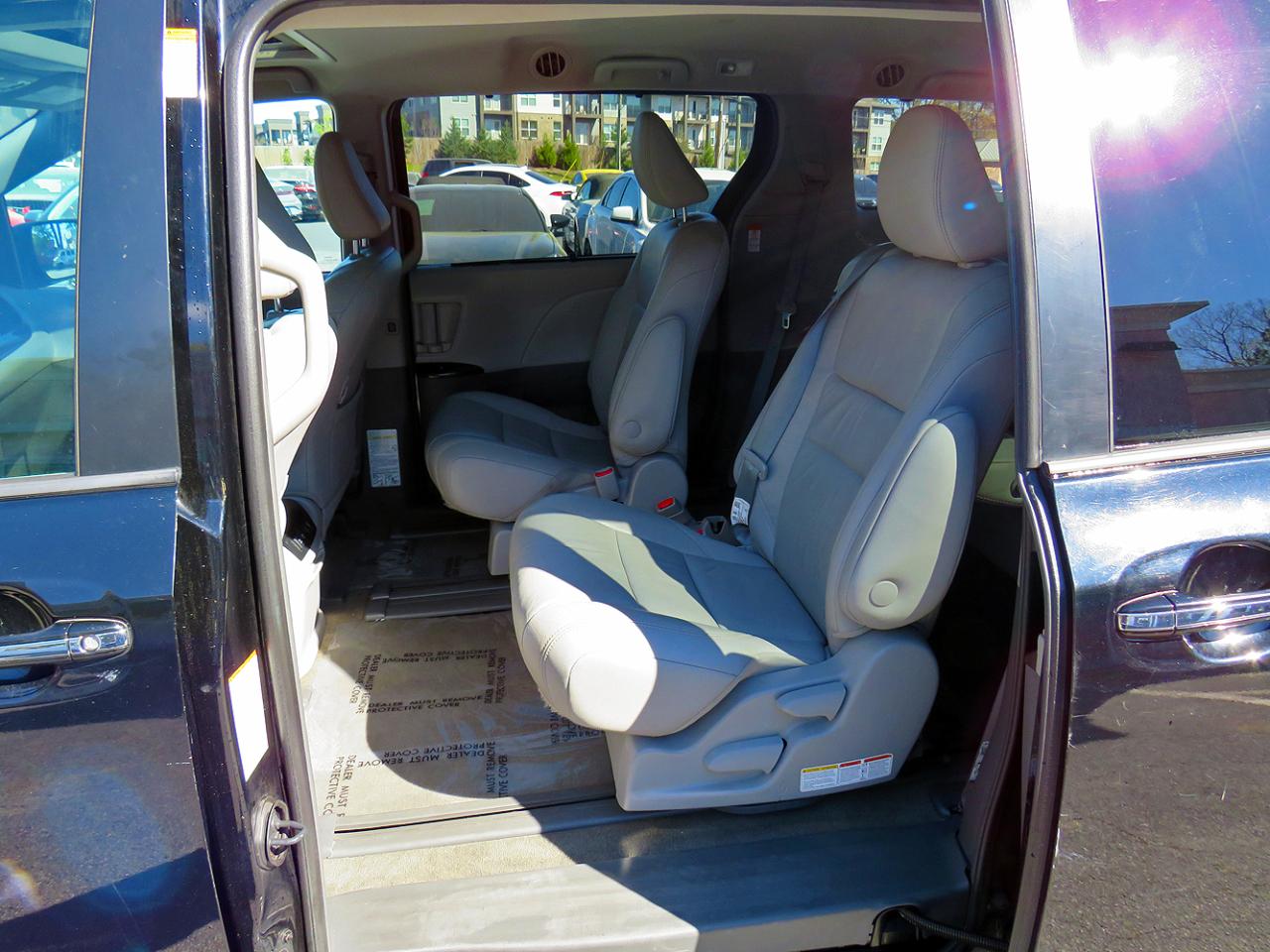 Toyota Sienna XLE Auto Access Seat FWD 7-Passenger (Natl) 2019