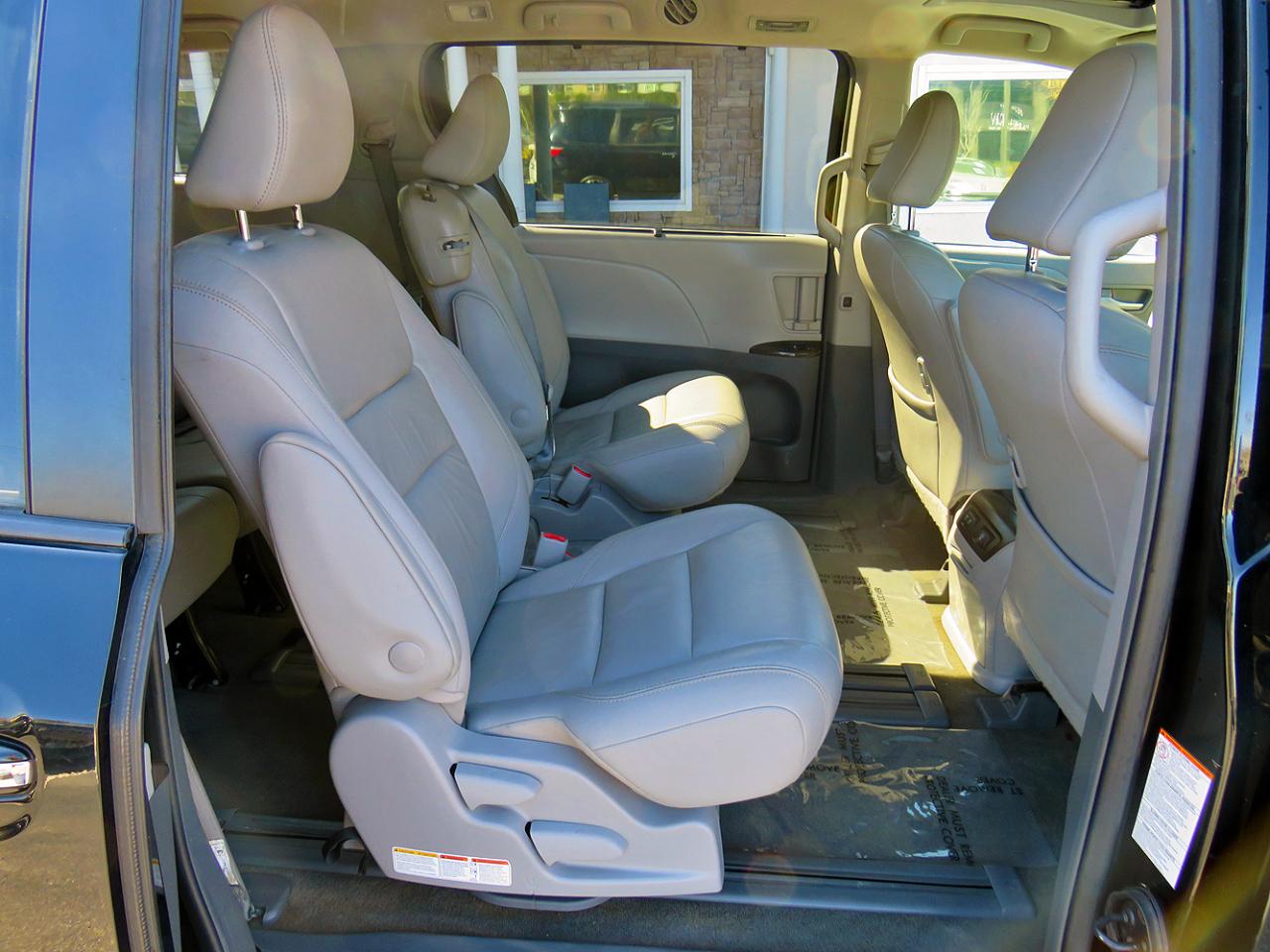 Toyota Sienna XLE Auto Access Seat FWD 7-Passenger (Natl) 2019