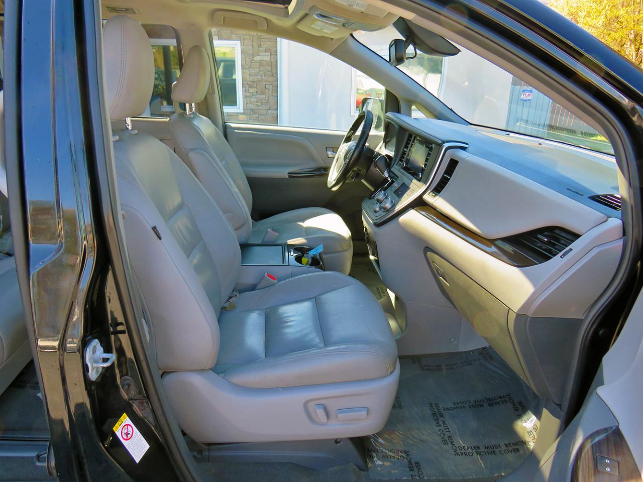 Toyota Sienna XLE Auto Access Seat FWD 7-Passenger (Natl) 2019