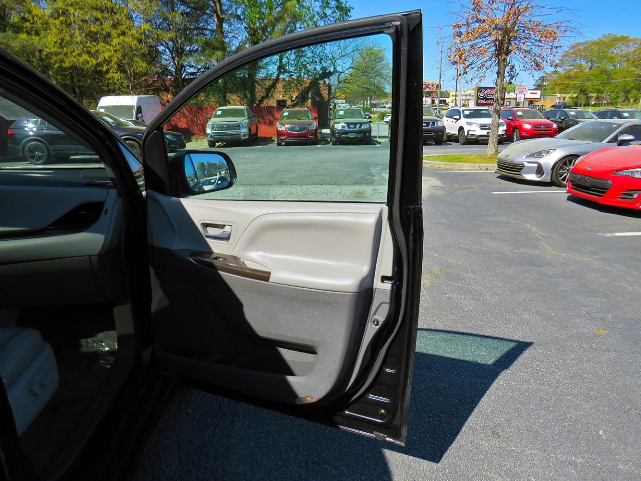 Toyota Sienna XLE Auto Access Seat FWD 7-Passenger (Natl) 2019