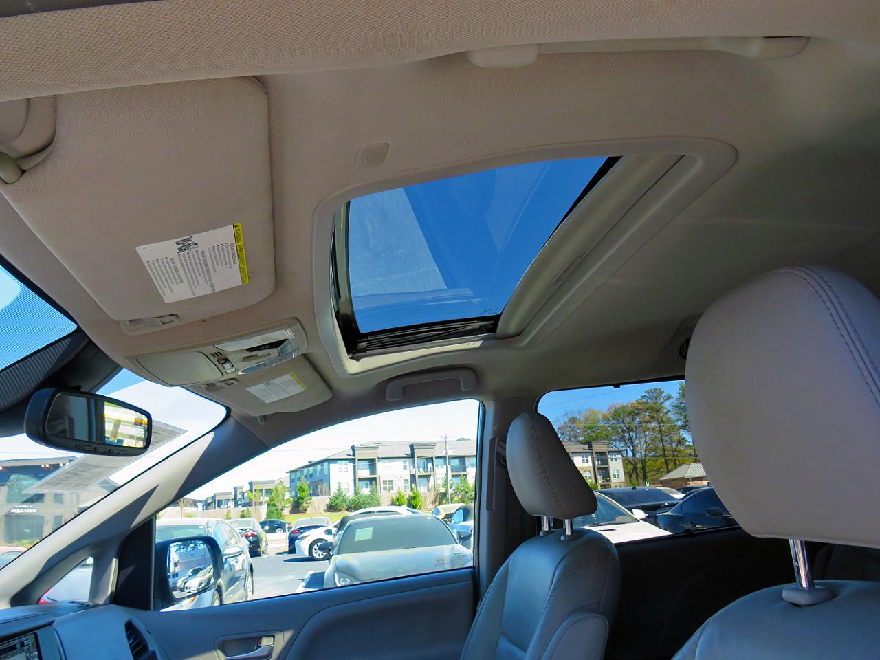 Toyota Sienna XLE Auto Access Seat FWD 7-Passenger (Natl) 2019