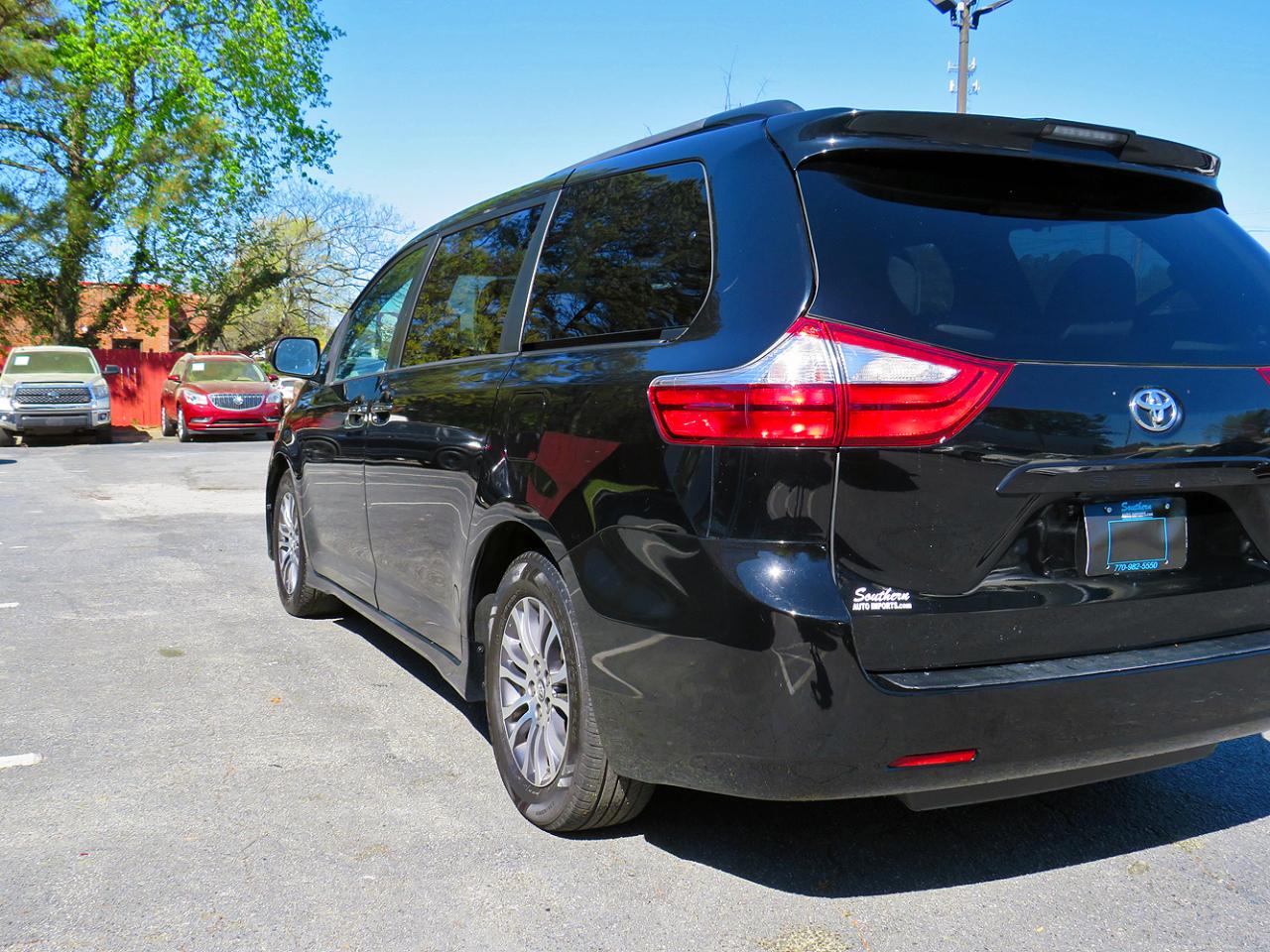 Toyota Sienna XLE Auto Access Seat FWD 7-Passenger (Natl) 2019