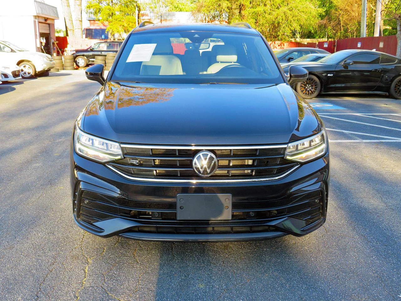 Volkswagen Tiguan 2.0T SE R-Line Black FWD 2023
