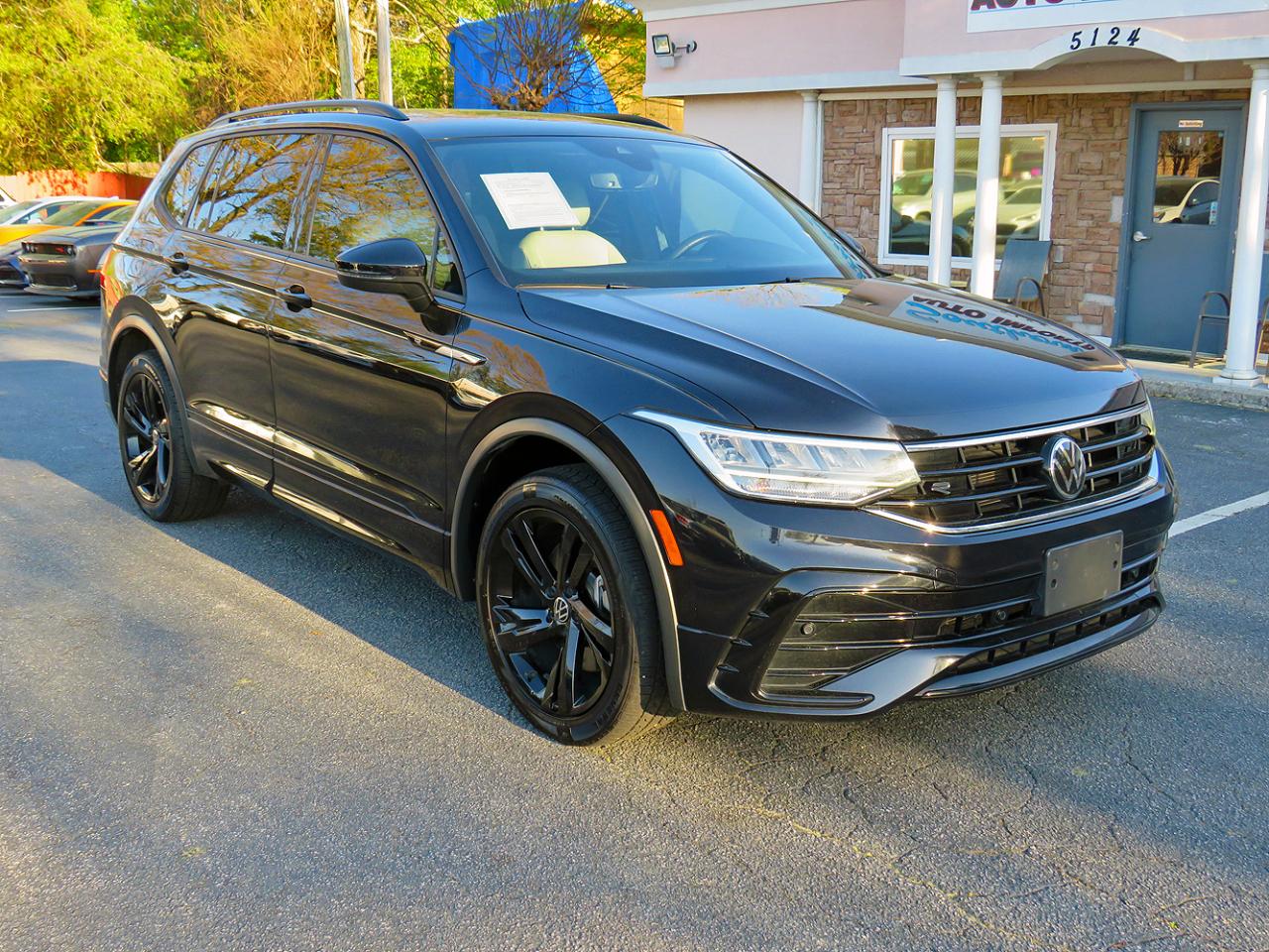 Volkswagen Tiguan 2.0T SE R-Line Black FWD 2023