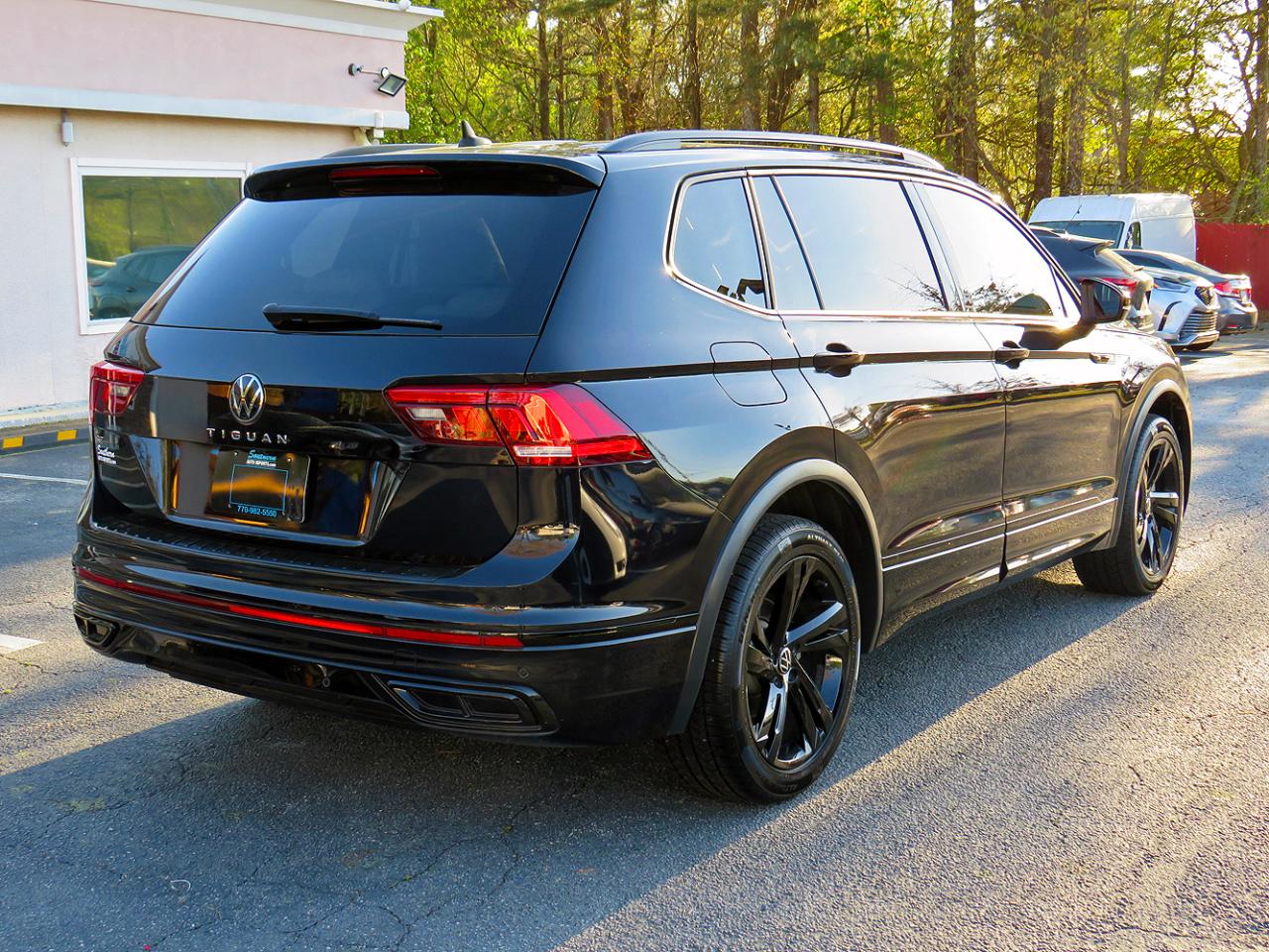 Volkswagen Tiguan 2.0T SE R-Line Black FWD 2023