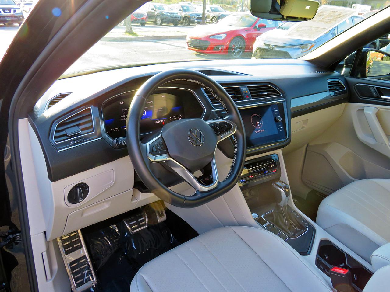 Volkswagen Tiguan 2.0T SE R-Line Black FWD 2023