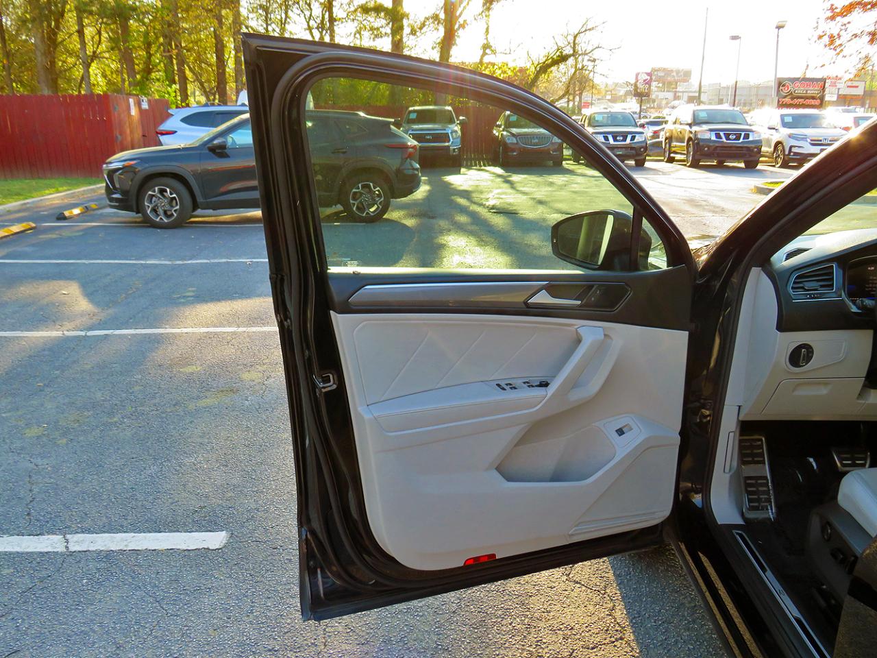 Volkswagen Tiguan 2.0T SE R-Line Black FWD 2023