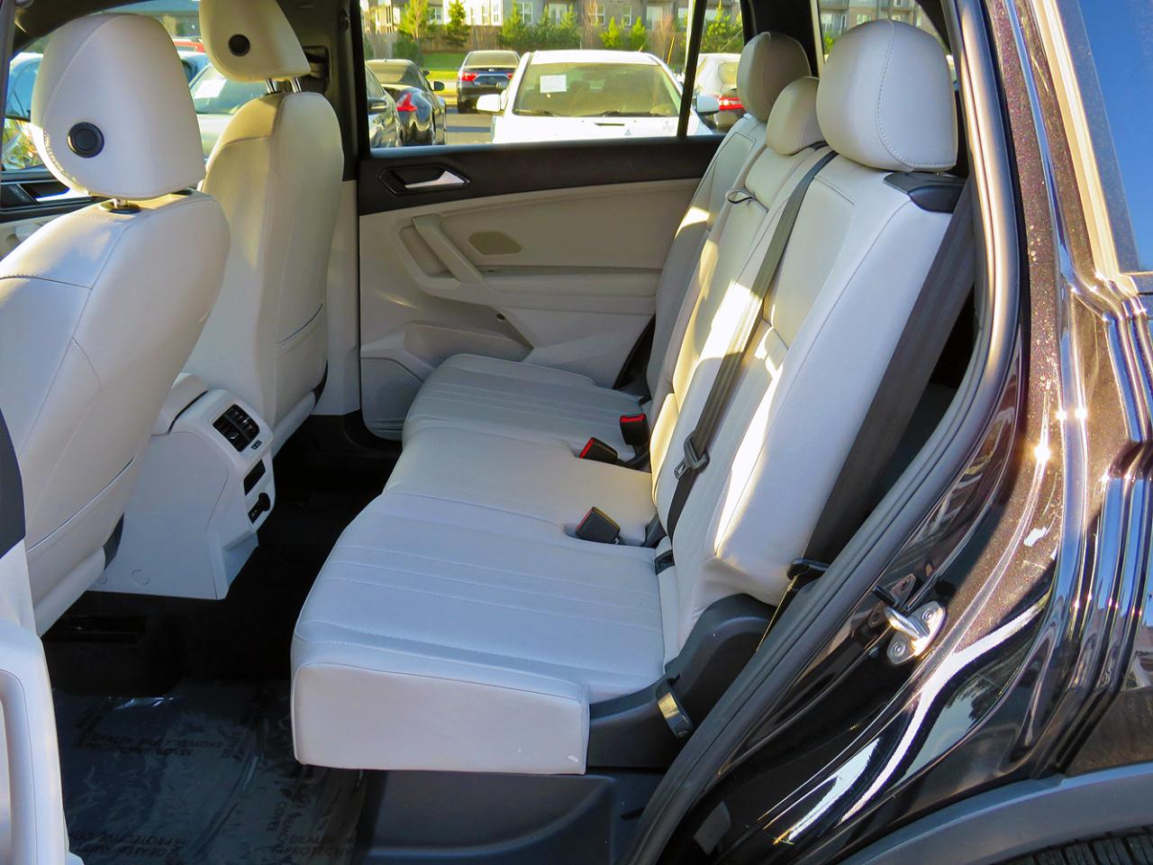 Volkswagen Tiguan 2.0T SE R-Line Black FWD 2023