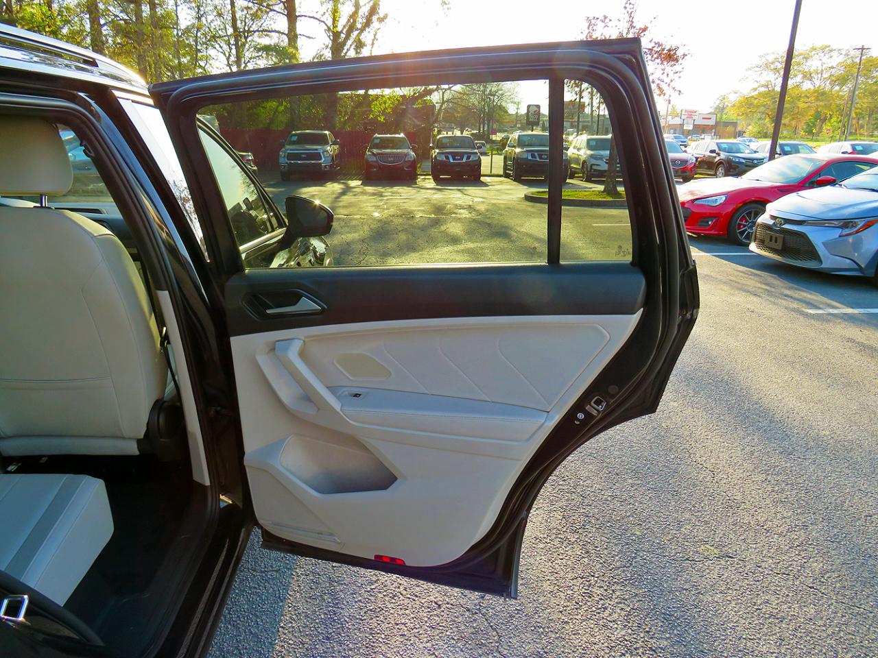 Volkswagen Tiguan 2.0T SE R-Line Black FWD 2023