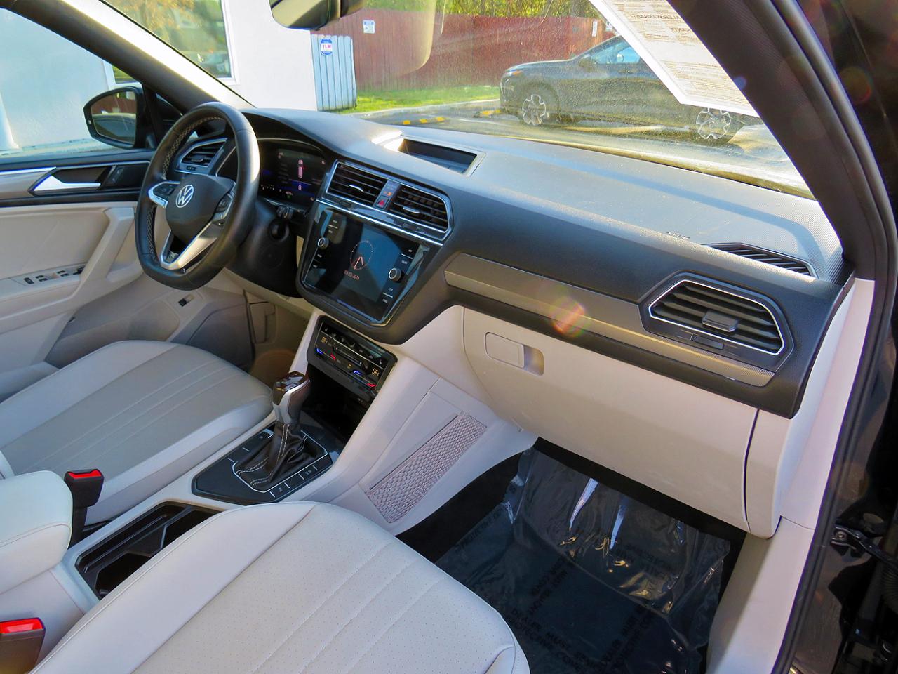 Volkswagen Tiguan 2.0T SE R-Line Black FWD 2023