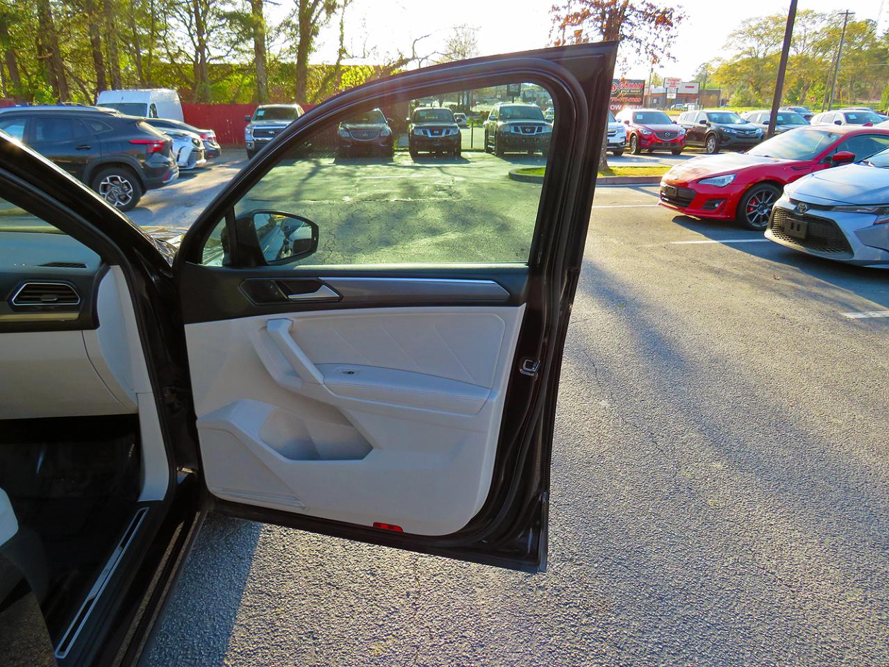 Volkswagen Tiguan 2.0T SE R-Line Black FWD 2023