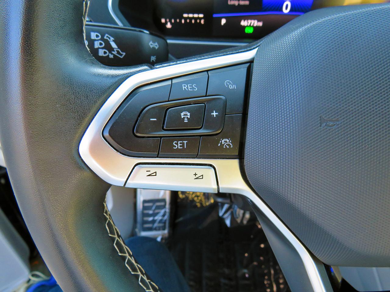 Volkswagen Tiguan 2.0T SE R-Line Black FWD 2023