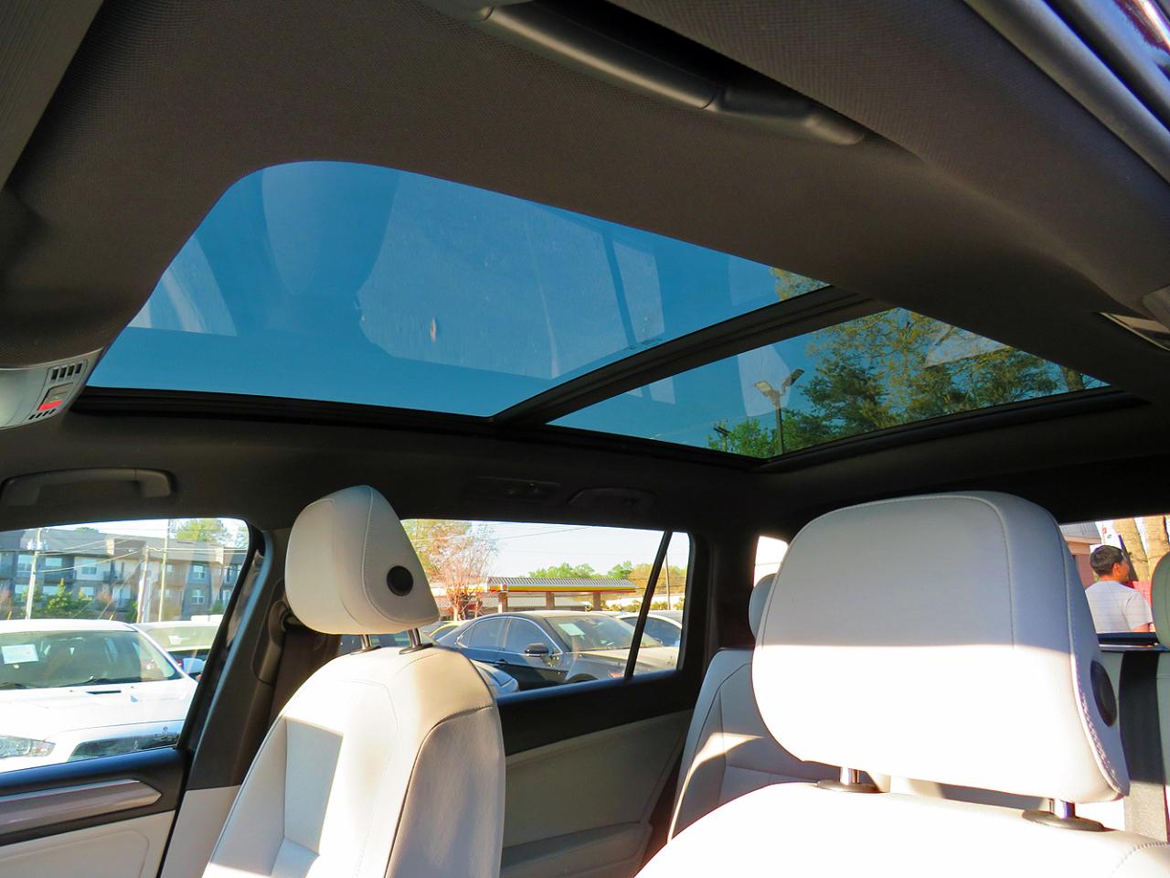 Volkswagen Tiguan 2.0T SE R-Line Black FWD 2023