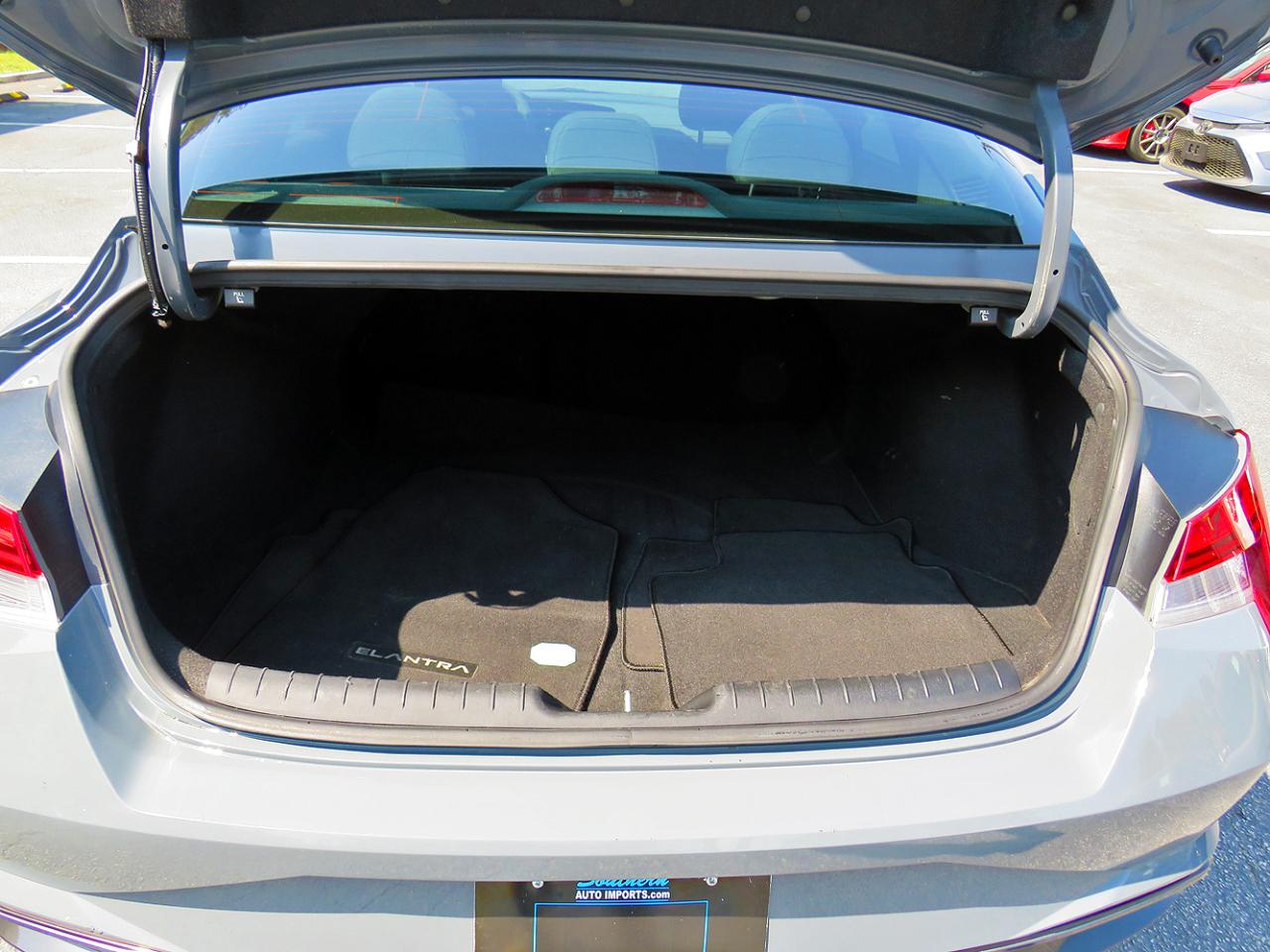 Hyundai Elantra SEL IVT *Ltd Avail* 2021