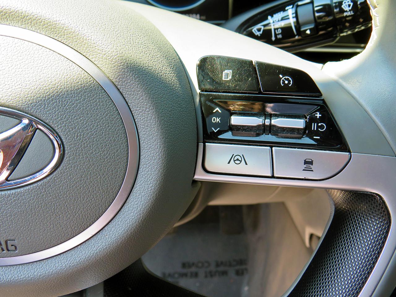 Hyundai Elantra SEL IVT *Ltd Avail* 2021