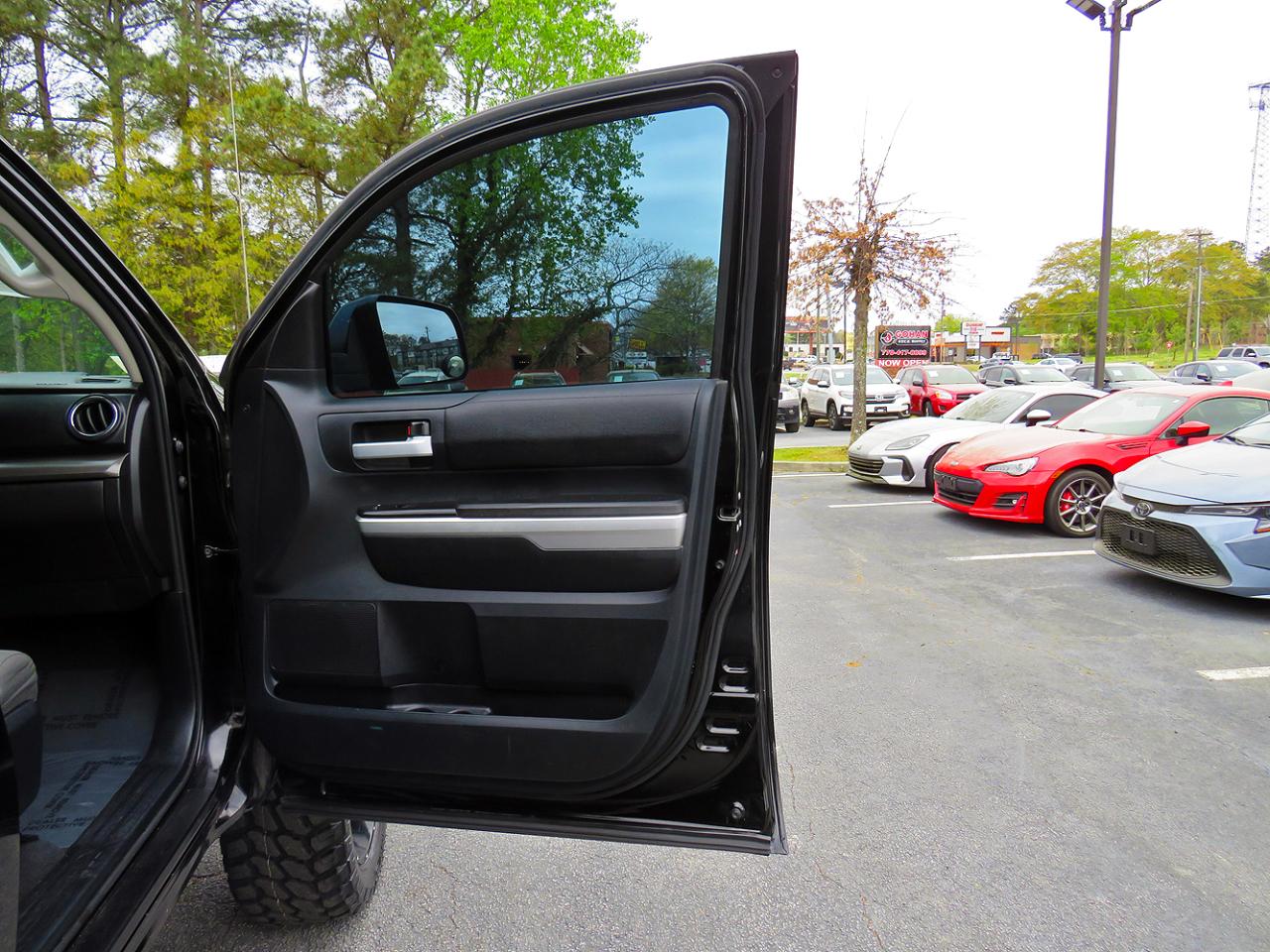 Toyota Tundra 4WD Truck CrewMax 4.6L V8 6-Spd AT SR5 (Natl) 2015