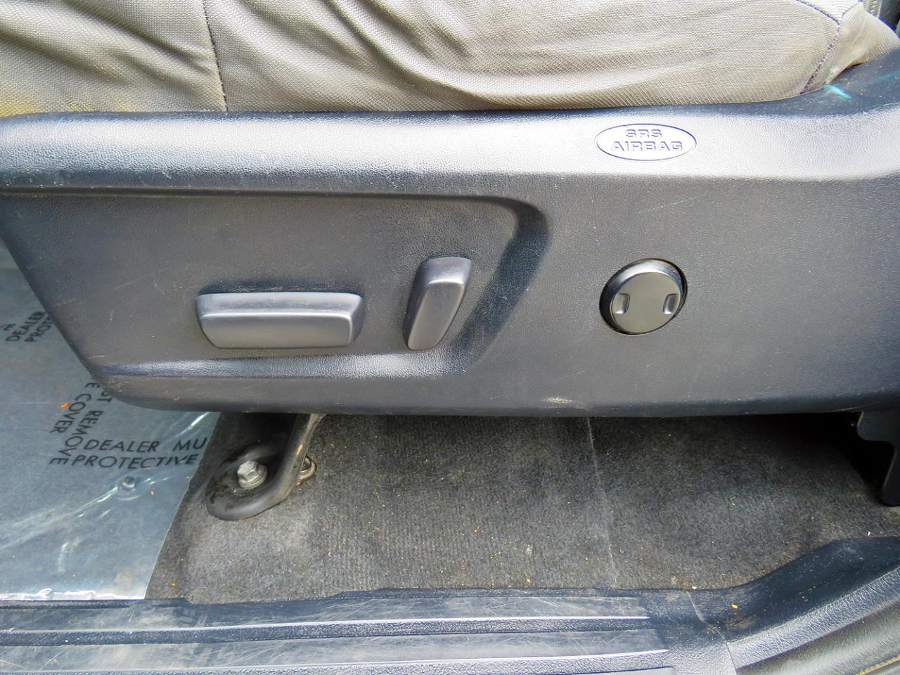 Toyota Tundra 4WD Truck CrewMax 4.6L V8 6-Spd AT SR5 (Natl) 2015