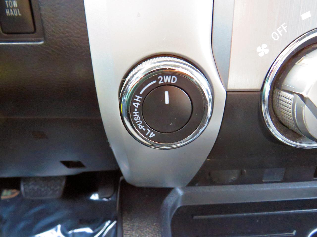 Toyota Tundra 4WD Truck CrewMax 4.6L V8 6-Spd AT SR5 (Natl) 2015