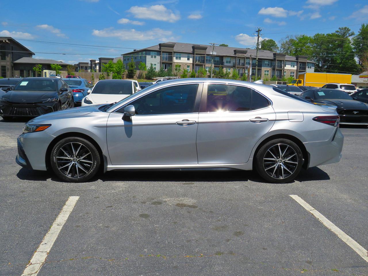 Toyota Camry SE Auto (Natl) 2023