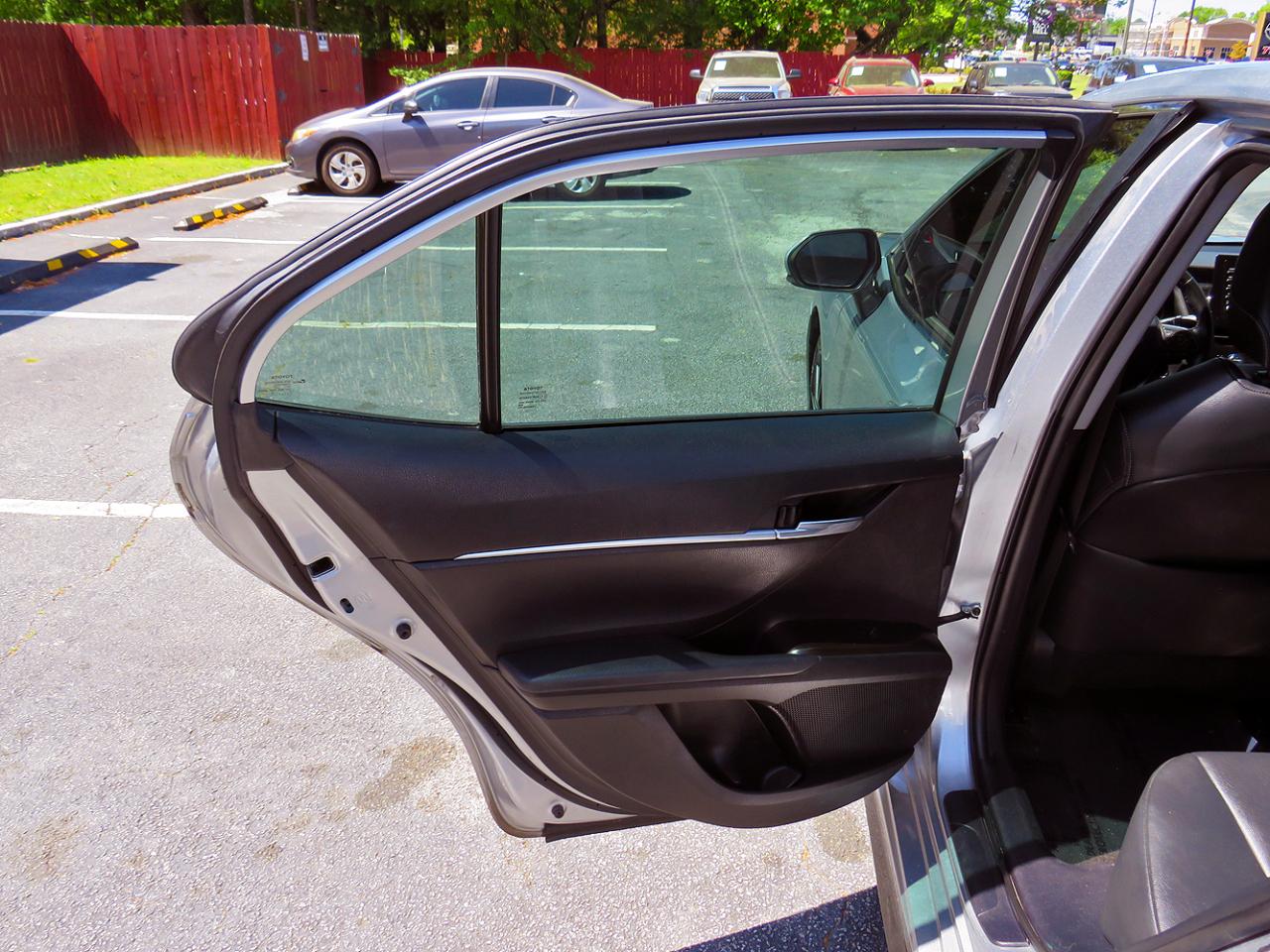 Toyota Camry SE Auto (Natl) 2023