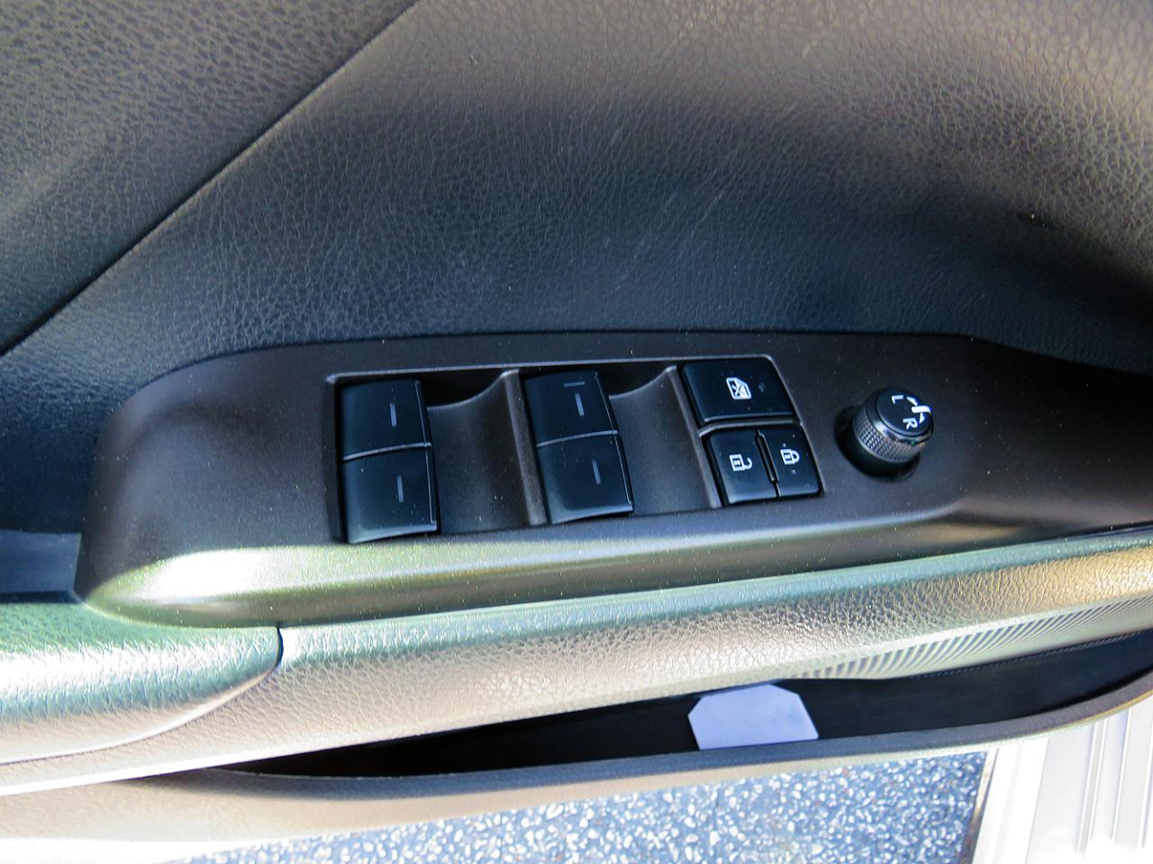 Toyota Camry SE Auto (Natl) 2023