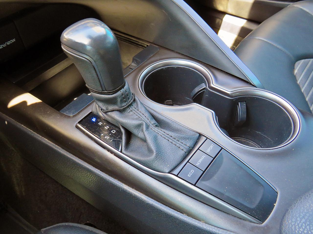 Toyota Camry SE Auto (Natl) 2023