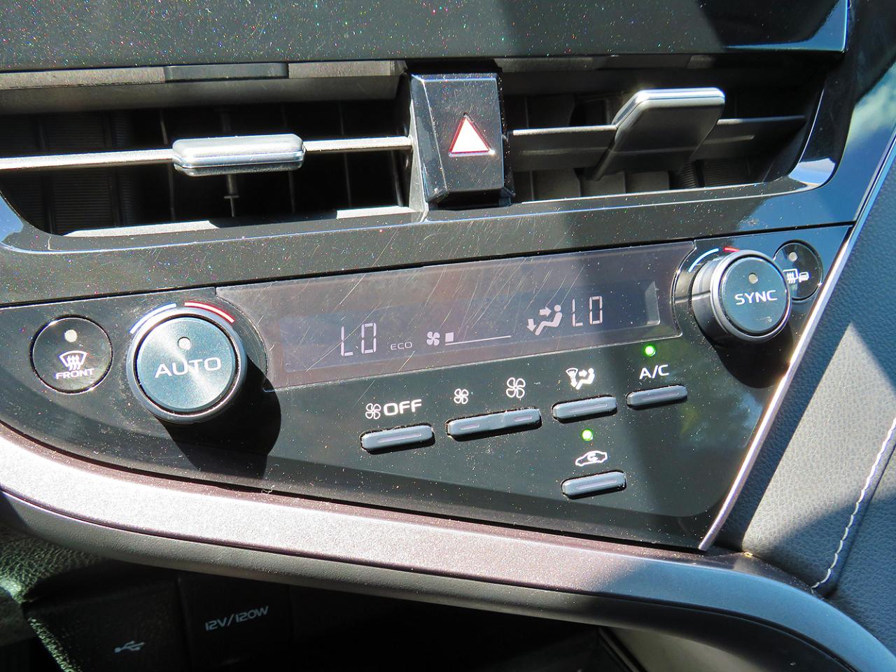 Toyota Camry SE Auto (Natl) 2023