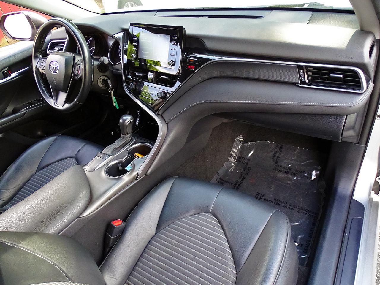 Toyota Camry SE Auto (Natl) 2023