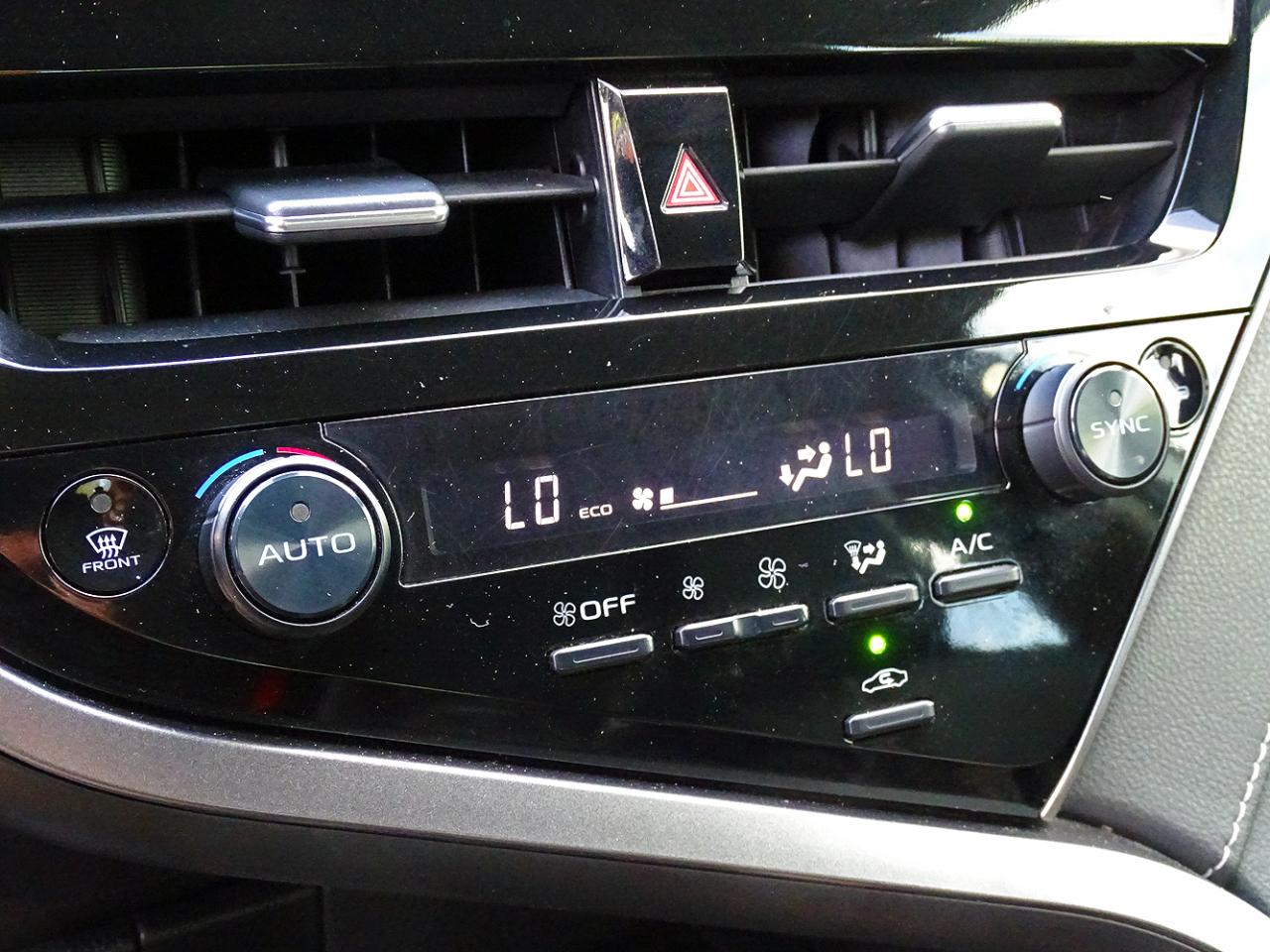 Toyota Camry SE Auto (Natl) 2023