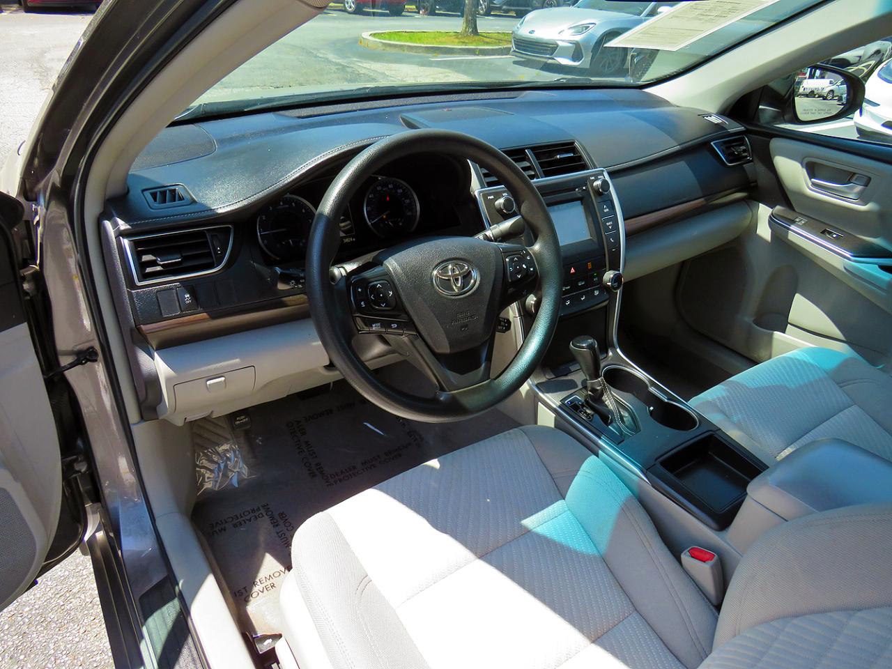 Toyota Camry SE 2017