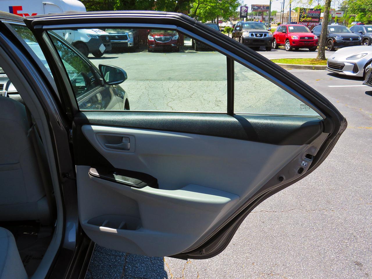 Toyota Camry SE 2017