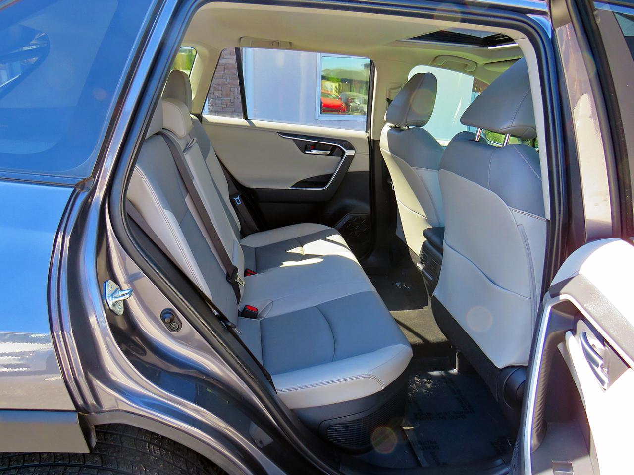 Toyota RAV4 Hybrid Limited AWD (Natl) 2019