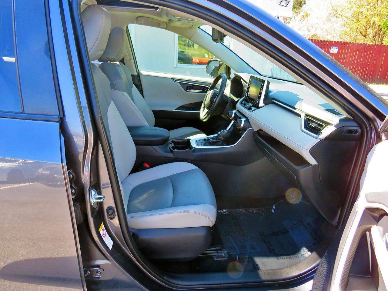 Toyota RAV4 Hybrid Limited AWD (Natl) 2019