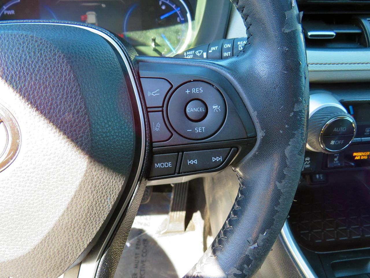 Toyota RAV4 Hybrid Limited AWD (Natl) 2019