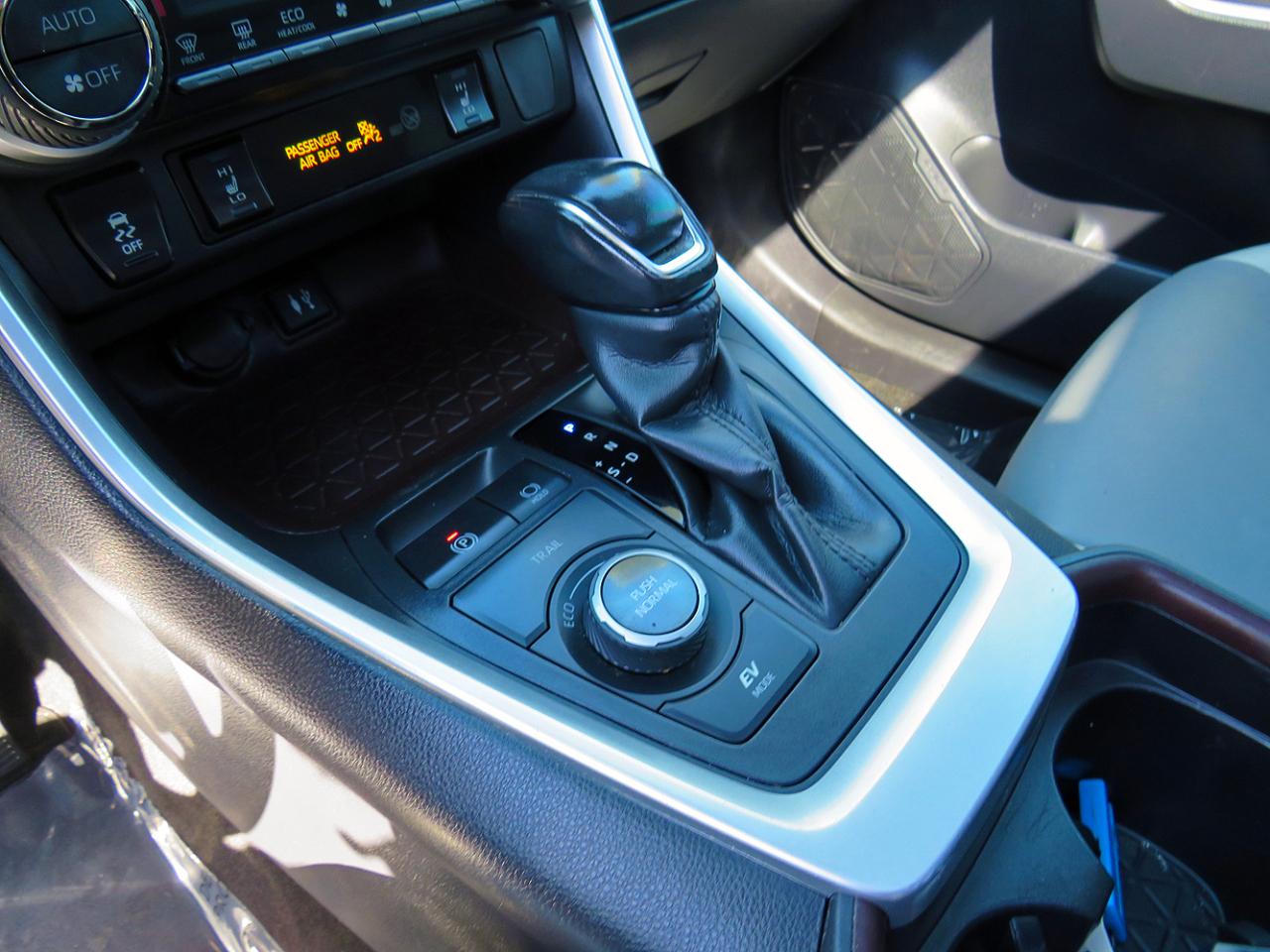 Toyota RAV4 Hybrid Limited AWD (Natl) 2019