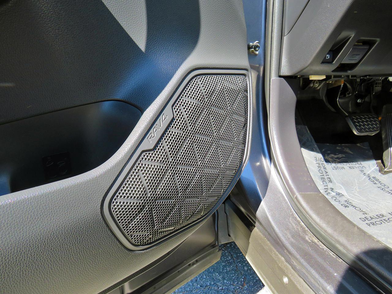 Toyota RAV4 Hybrid Limited AWD (Natl) 2019