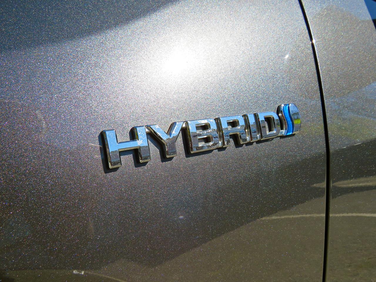 Toyota RAV4 Hybrid Limited AWD (Natl) 2019