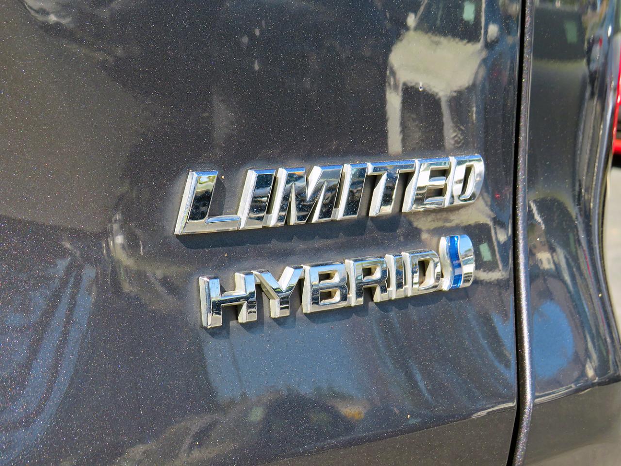 Toyota RAV4 Hybrid Limited AWD (Natl) 2019