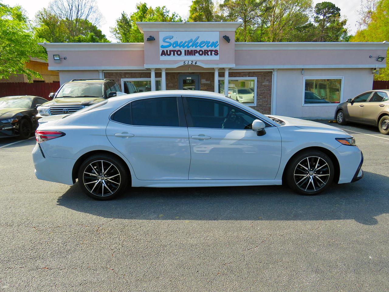 Toyota Camry SE Auto (Natl) 2022