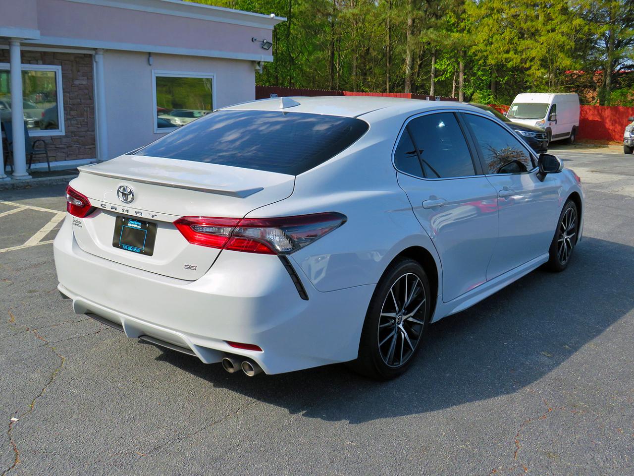 Toyota Camry SE Auto (Natl) 2022
