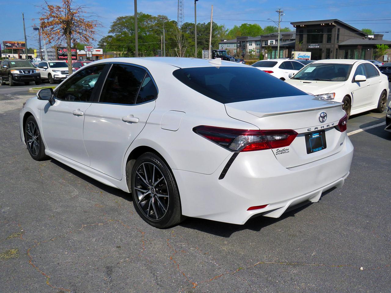 Toyota Camry SE Auto (Natl) 2022