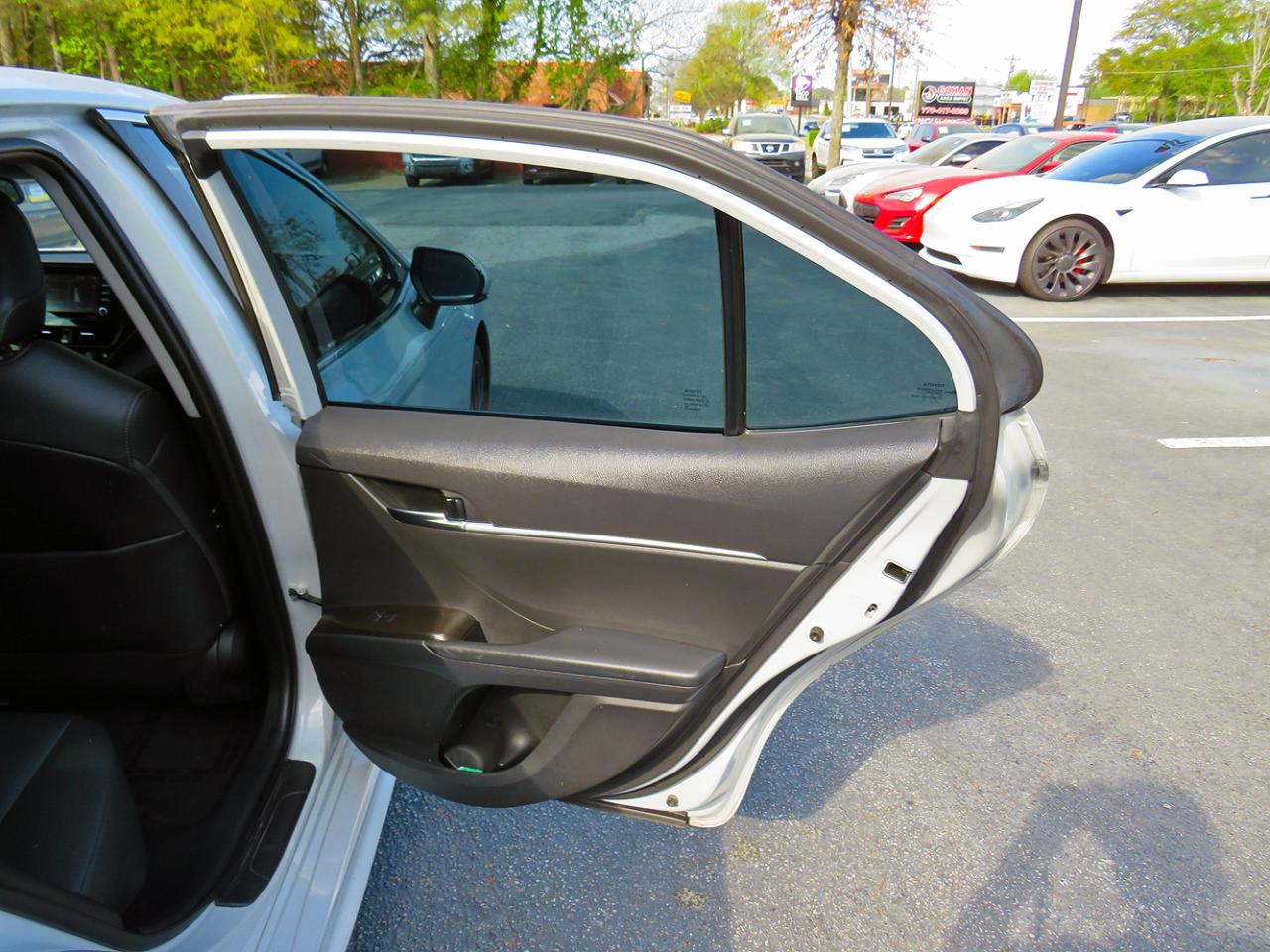 Toyota Camry SE Auto (Natl) 2022