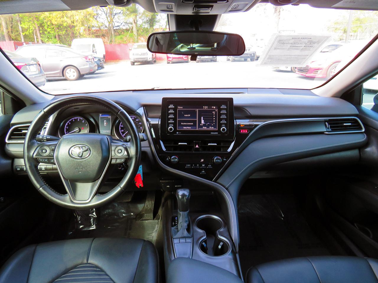 Toyota Camry SE Auto (Natl) 2022