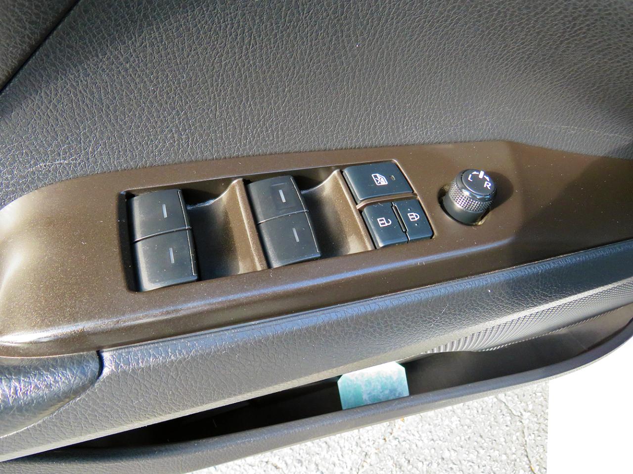 Toyota Camry SE Auto (Natl) 2022