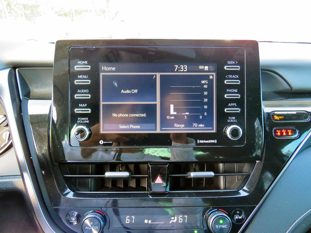 Toyota Camry SE Auto (Natl) 2022