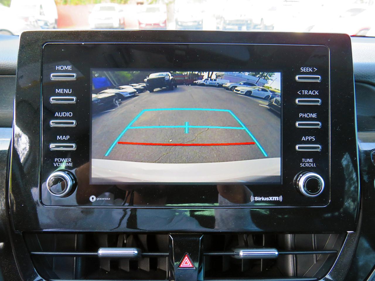 Toyota Camry SE Auto (Natl) 2022